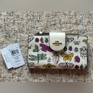 🦋🪲🐞Coach phone/wallet wristlet in creature print🐞🪲🦋